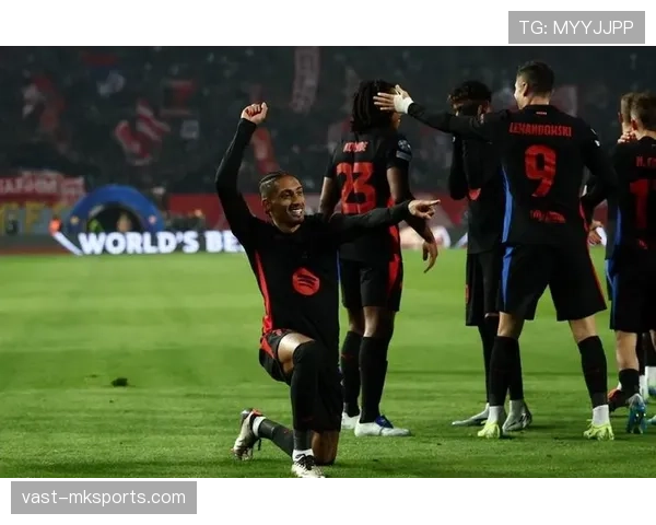 拉菲尼亚与梅西:从巴萨到巴黎,职业轨迹与成就的鲜明对比 拉菲尼亚与梅西:从巴萨到巴黎,职业轨迹与成就的鲜明对比