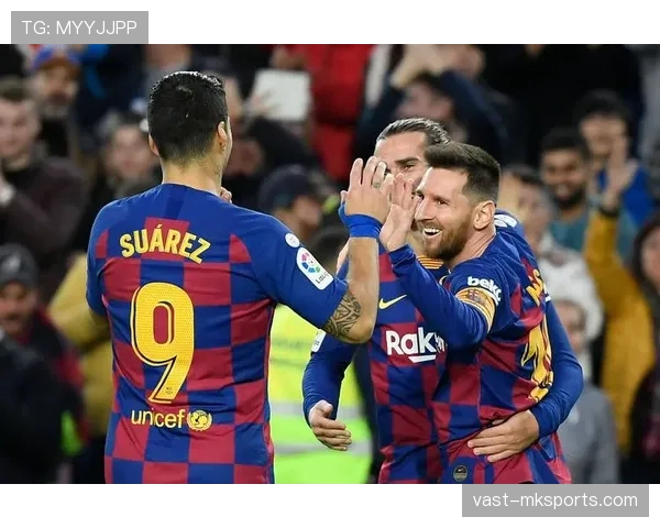 巴萨进攻体系过度依赖边路,整体战术效率与稳定性面临考验 巴萨进攻体系过度依赖边路,整体战术效率与稳定性面临考验