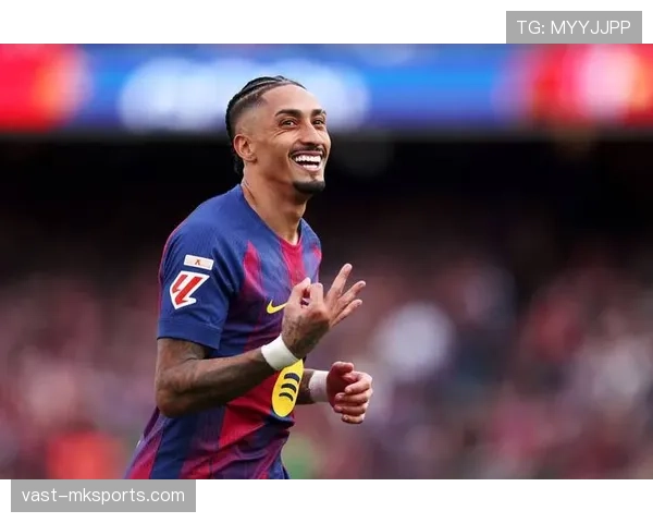 拉菲尼亚突破能力解析：对位顶级边后卫的实战考验